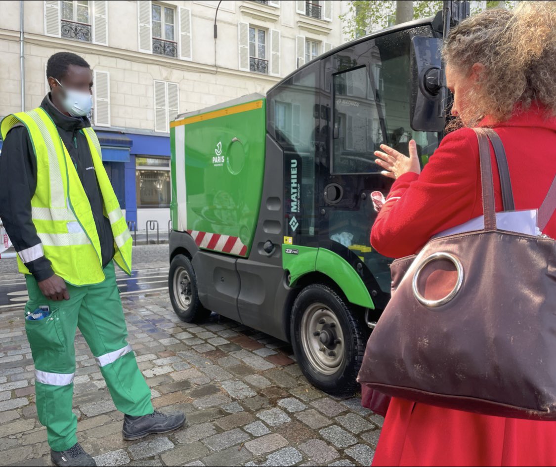 cbrossel's tweet photo. Opération approfondie de #propreté rue Tandou &amp; quai de la Loire, à #Paris19 🧼🧹

👉 Désherbage, entretien des pieds d’arbres, aspiratrice et laveuse mobilisées…

📋Des actions déployées par l’arrondissement selon les besoins observés 

✅+ de moyens pour des rues + propres https://t.co/KxiOWR5MKC