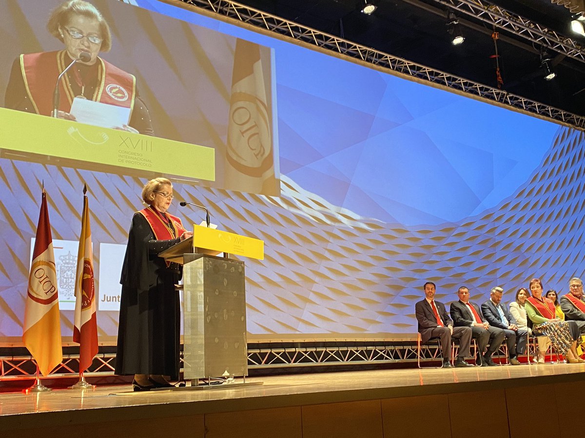 Toma ahora la palabra la presidenta de la <a href="/aicp_oicp/">AICP - Ceremonial y Protocolo</a>, Doña Eliane Ubillús.

#CIPROGRANADA22
#patrociniojuntadeandalucia