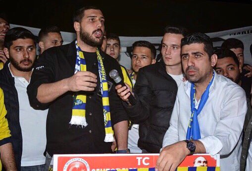 salihligfb_'s tweet photo. BİR TRİBÜN SANA HAYRAN AĞABEY ! @CemGolbasi https://t.co/3Vmb1fZQat