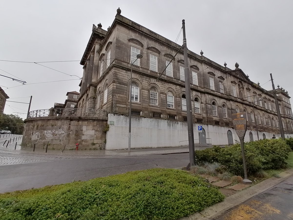 skymanuelima's tweet photo. A cidade do Porto é para conhecer caminhando, curtindo ao máximo suas ruas estreitas cheias de história e nostalgia. #Porto #CidadeInvicta #visitPorto #travelphotography #viagens #FotógrafoAmador https://t.co/1uwAy24E4d