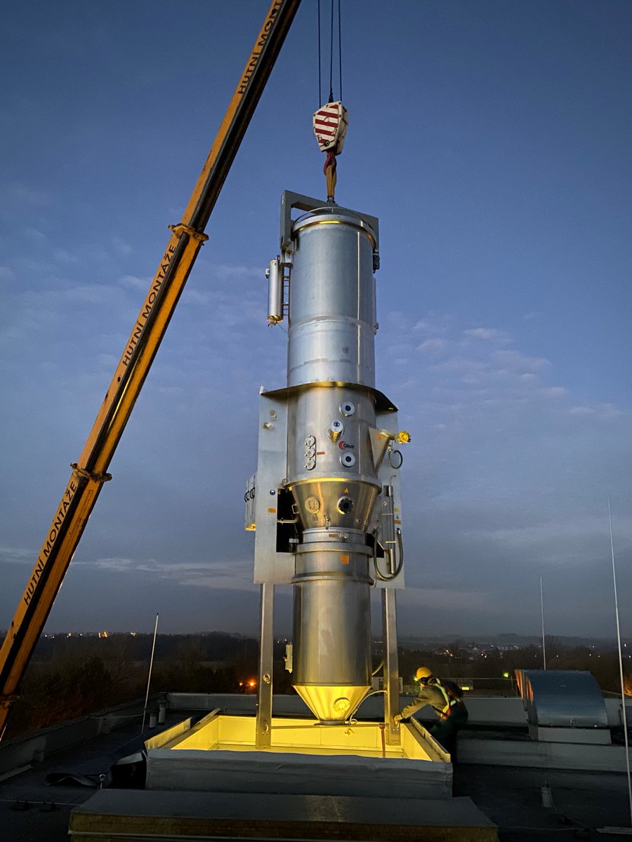 glatt_group's tweet photo. Glatt has successfully installed a large fluid bed system in the building of a multinational customer in the Czech Republic. The plant was brought into the building via the roof with the help of a crane.
#fluidbed #pharma https://t.co/hYkIIAzvnx