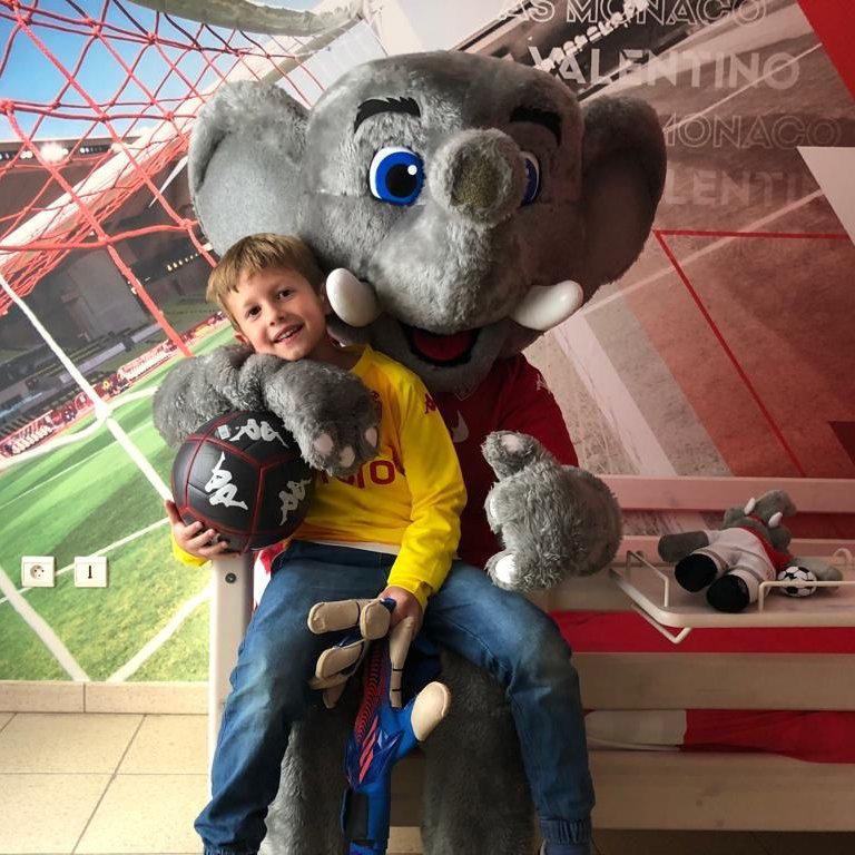 𝗤𝘂𝗮𝗻𝗱 𝗹'𝗔𝗦 𝗠𝗼𝗻𝗮𝗰𝗼𝗲𝘂𝗿 « 𝗽𝗶𝗺𝗽𝗲 » 𝗹𝗮 𝗰𝗵𝗮𝗺𝗯𝗿𝗲 𝗱'𝘂𝗻 𝗷𝗲𝘂𝗻𝗲 𝘀𝘂𝗽𝗽𝗼𝗿𝘁𝗲𝗿 🇲🇨✨ #MagicMoment 🪄 

Découvrez en détails le rêve éveillé de Valentino 👇
asmonaco.com/quand-las-mona…