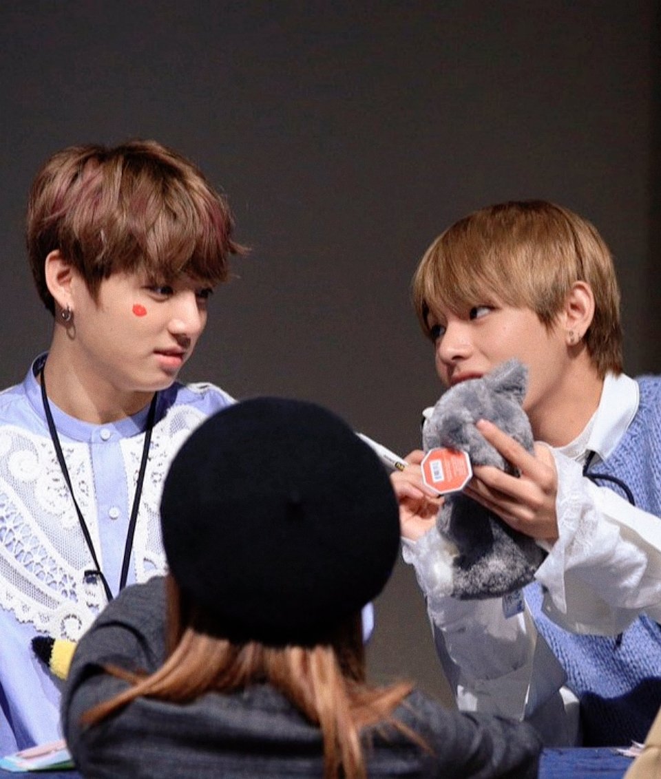 Tiny Taekook Pics On Twitter They Look So Cute Here♡