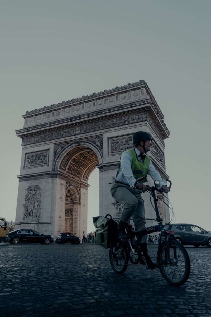 GM! Have an amazing week everyone;)

#streetphotography #nftphotography