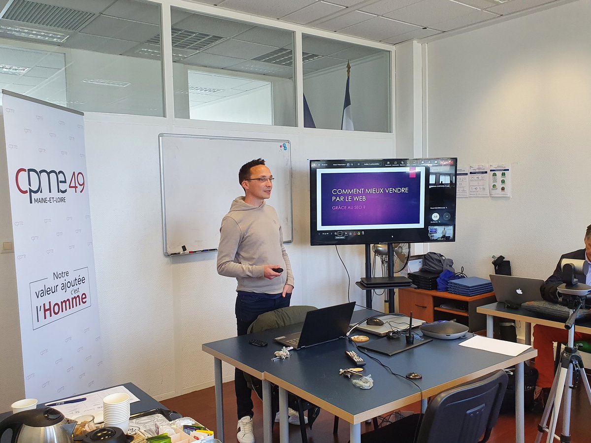 PhilippeAin's tweet photo. Atelier "Comment mieux #vendre par le #Web" animé par @peronlau et présenté par @patrice_calvez de chez @agence_stafe, @KomunityWeb avec @PhilippeAin et Antoine Chaillou de Le coin du digital !
Au menu, revue des leviers à activer sur le court, moyen et long terme! #Seo #Ads #CM https://t.co/1PWdfljcox