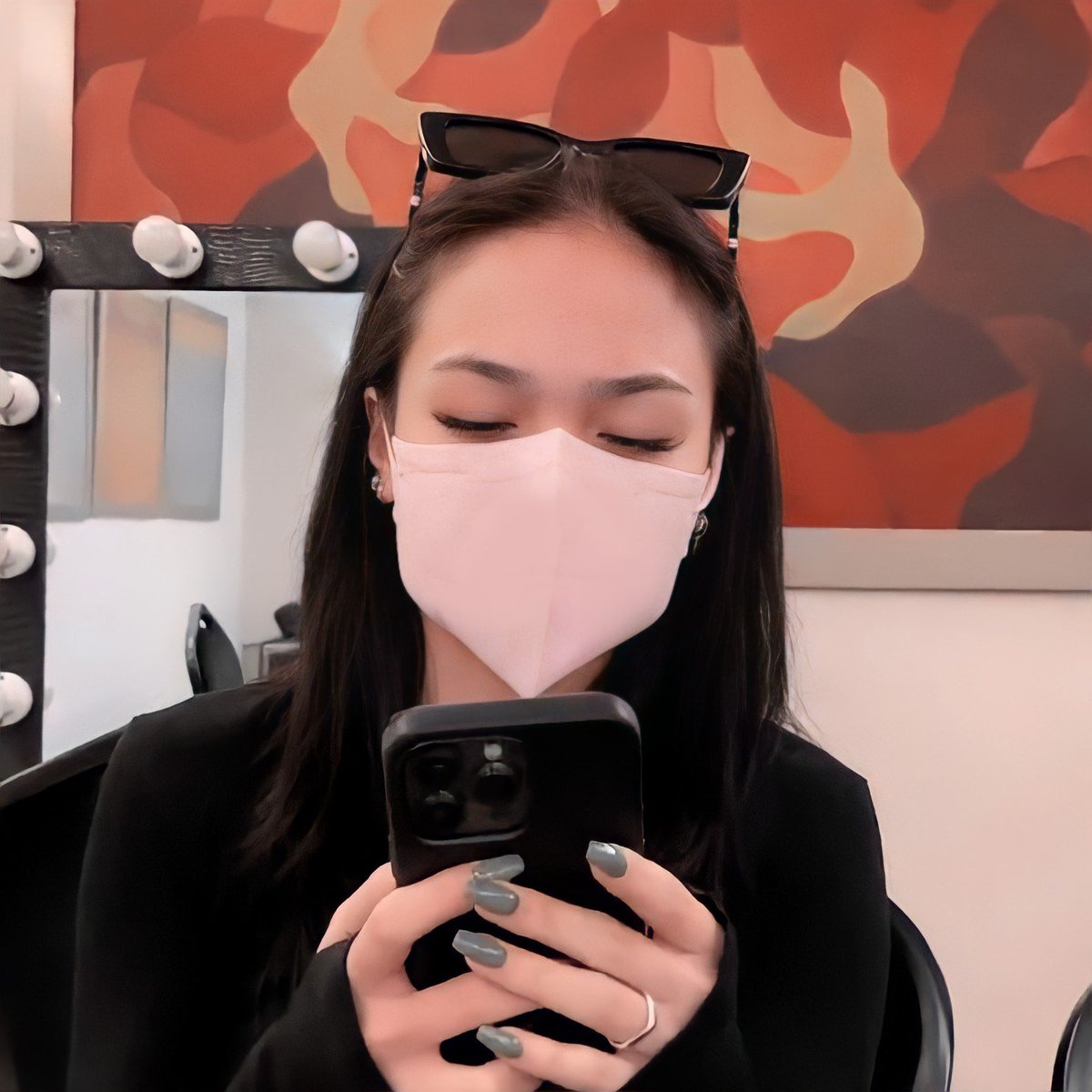 Imseansshi's tweet photo. How cute🥺💛
@BonifacioAc 

VaxToNormal WithAC

#ACxCalista_AtTheBigDome https://t.co/FszlcL8e9G