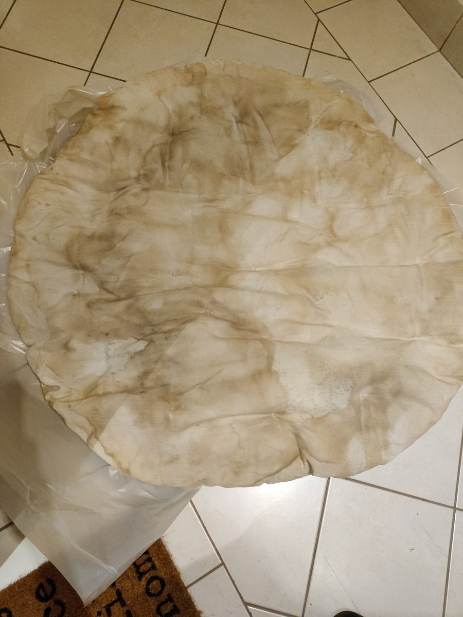 dayalpooja's tweet photo. @panemirates absolutely disappointed with the customer service. I have received a damaged product even after sending it for repair at your workshop. How can you send this to a customer? https://t.co/Gc6pgIe5Pm