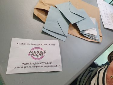 KatAluna tweet media