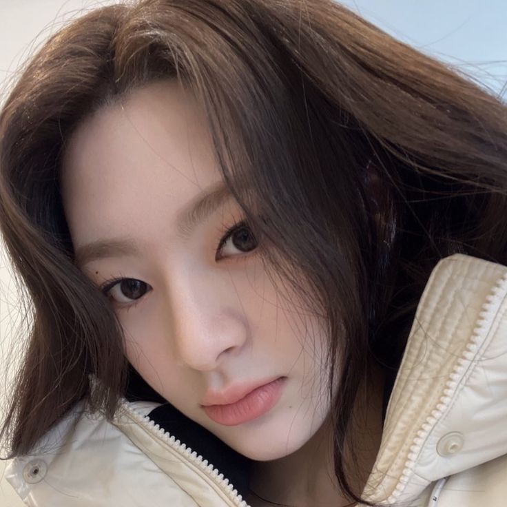 ͏

͏
             ∆ ———  清水 潔子 
              
͏                                  ,.,  °
͏

͏