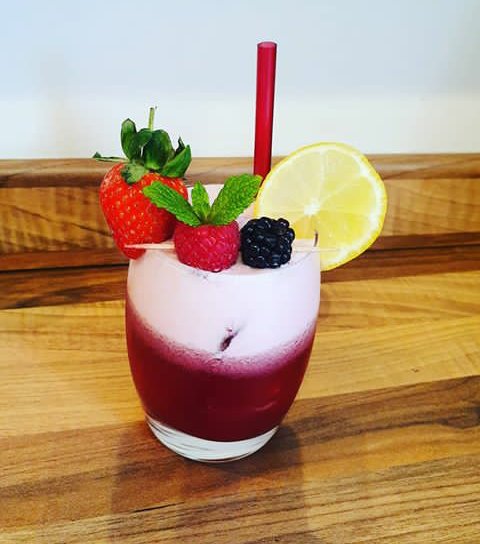 uChefWeLiquid's tweet image. Hi I make cocktails when I'm bored #ElonMuskBuyTwitter A'reece #CottonFest2022 #Mihlali