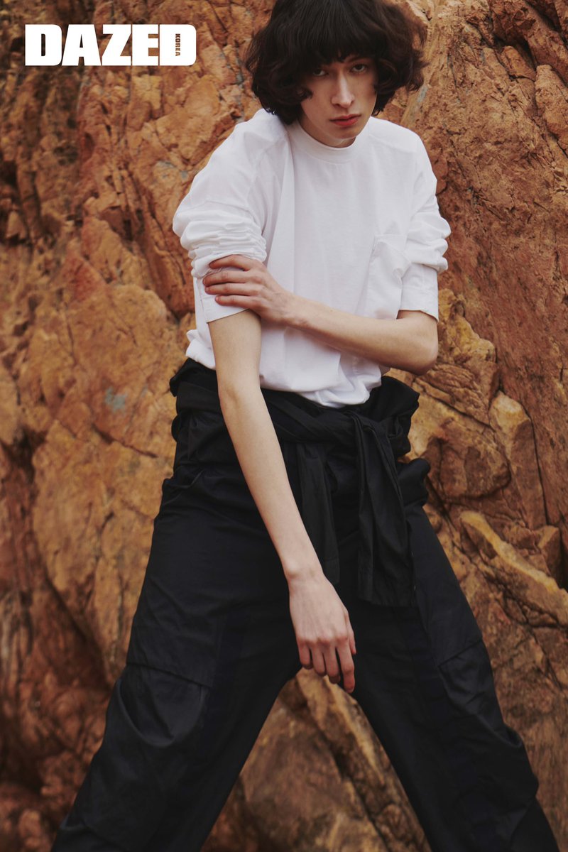 DazedKorea's tweet photo. FREE OCEAN #협찬

트랜짓이 꿈꾸는 자유. 걷고, 뛰고, 헤엄치며 흐르는 물과 같이.

#Coevo #코에보 #UtilityandStyle #유틸리티앤스타일 #Transit #트랜짓

더 많은 화보와 기사는 <데이즈드> 5월호에서 만나볼 수 있습니다. https://t.co/ztHRUkEXpJ