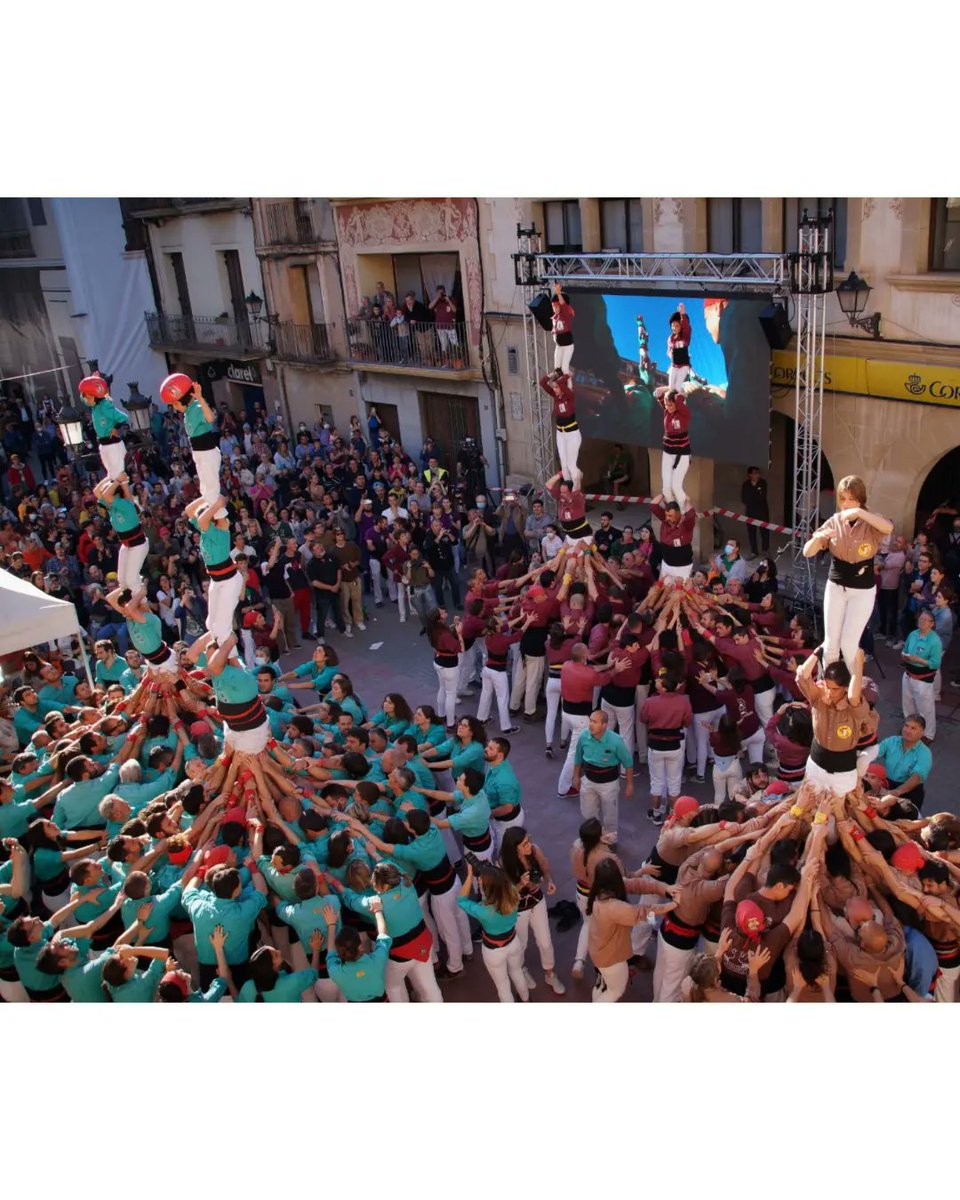 collabordeus's tweet photo. La tornada dels castells de 7 en imatges! 😍🔥
Recuperem el 4d7 i el 3d7 a Martorell i amb moltes estrenes i també a canalla!
AIXÒ ARRENCA! ⚙️
.
.
I diumenge 8 de Maig, aniversari! 🎂
Així que totes i tots avui a les 20:00 a l'escorxador!! 💪🏽
.
.
#castells #castellers #3d7 #4d7 https://t.co/SEfrewT32m