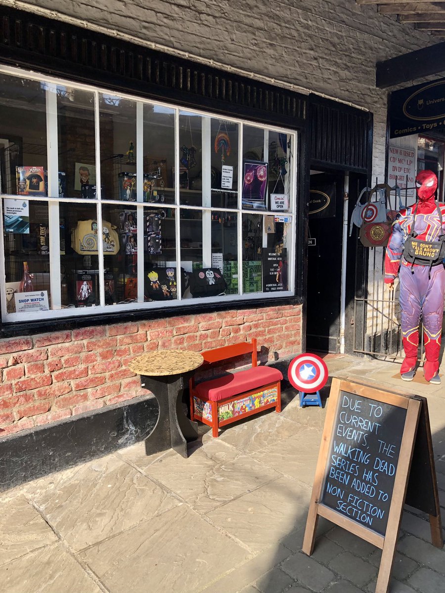 Universal geek ltd tweet media