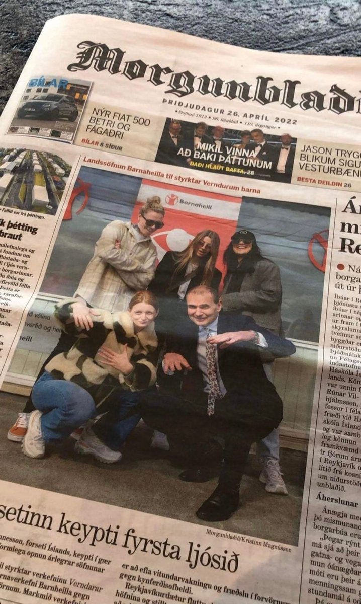 Ég í gærmorgun “ég verð að passa að það sjáist ekki í neglurnar mínar, þær eru svo sjúskaðar” cut to FORSÍÐA MORGUNBLAÐSINS