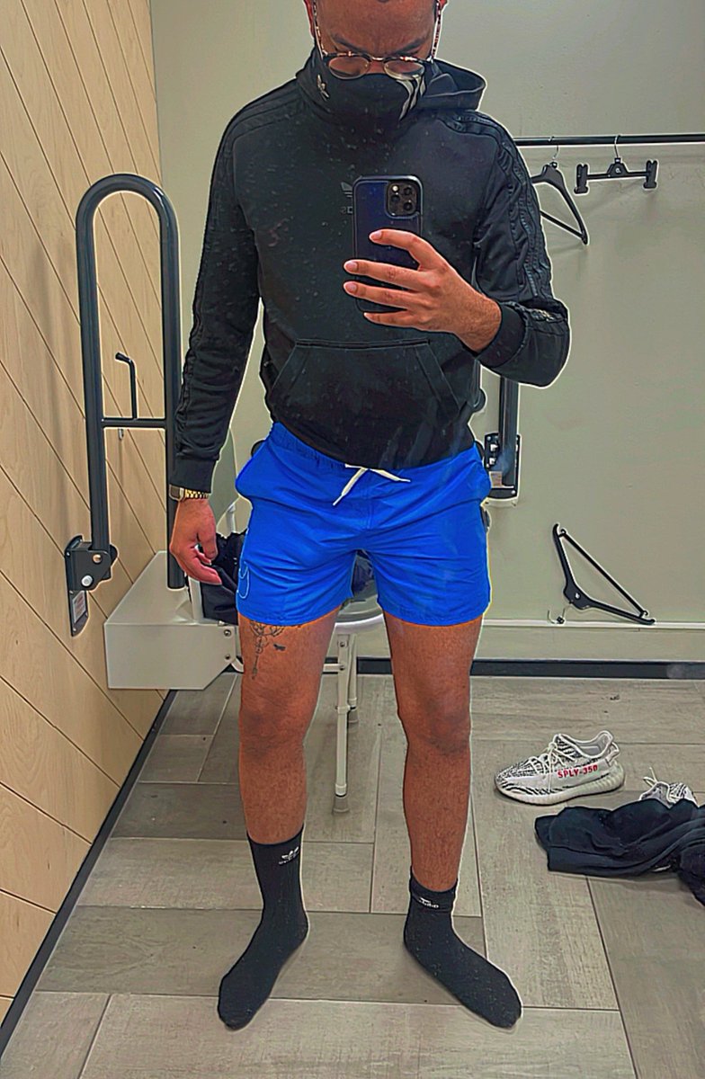 whal510's tweet image. I found my men’s hoochie shorts at the London Airport! ✈️ #SummerIsBack