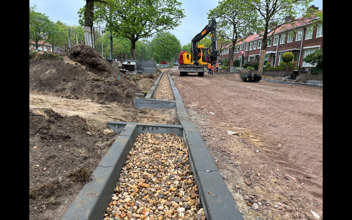InfraVan's tweet photo. - Wateroverlast #Cattepoelseweg #Arnhem -

Voor onze opdrachtgever de @gemeentearnhem zijn we begonnen aan de laatste fase van de uitvoering. 
In overleg is er een fasering vastgesteld waarbij de overlast tot een minimum wordt beperkt en de bereikbaarheid optimaal blijft…
🟡🔴🤝🏻 https://t.co/1QofDHGj9m