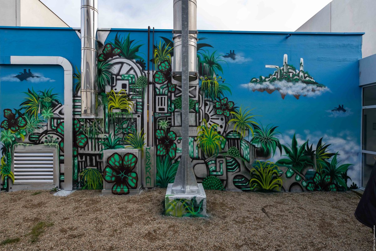 #StreetArt | Fin de la résidence d'artiste d'Ezra à l'UBS ! Nous sommes ravis de l'avoir accueilli au sein des 3 campus. 🎨
🗓️Pour la clôture, nous vous invitons mercredi 27/04 à 16h pour un cocktail ainsi qu'une visite de ses œuvres à la Bibliothèque Universitaire #Vannes !
