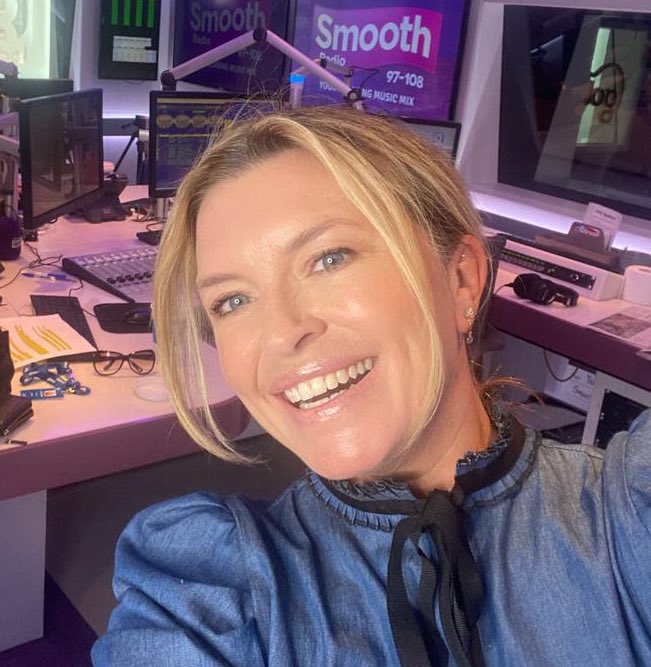 Who fancies a great soundtrack to accompany their Tuesday? 👋🎶 @TinaHobley is here until 1pm, and she’s got plenty of relaxing music coming up. 👌 📻 DAB+ | 📲 @GlobalPlayer | 🖥 online | 🗣 “Play Smooth”