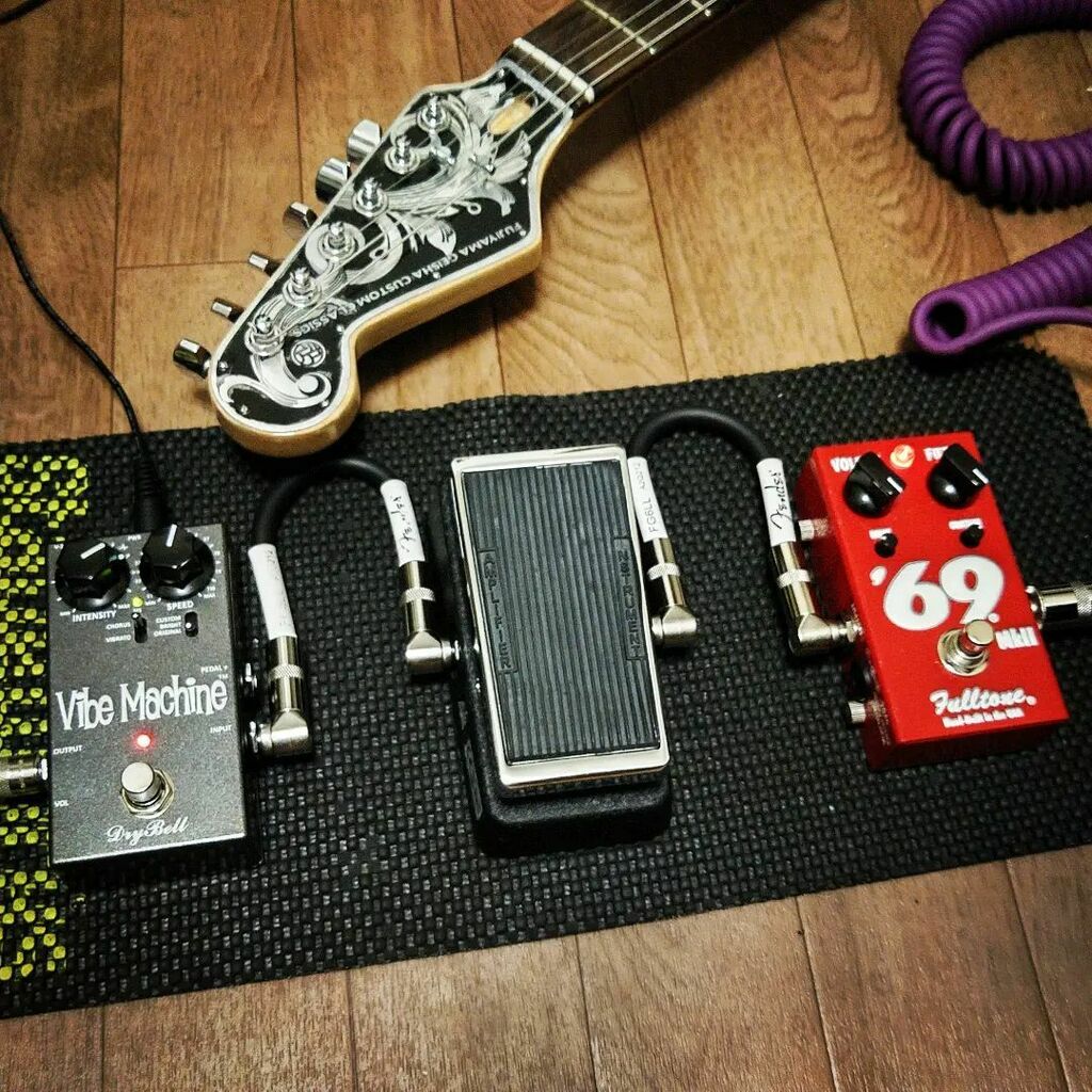 WildGuitarman's tweet photo. That's it!!!
#drybell #vibemachine #jimdunlop #crybabymini #fulltone #69fuzz #fender #fgcc #guitar #stompbox #jimihendrix #psychedelicrock #bluesrock #guitargear https://t.co/Llx9UxeDyb https://t.co/cvD0Lj5GXf
