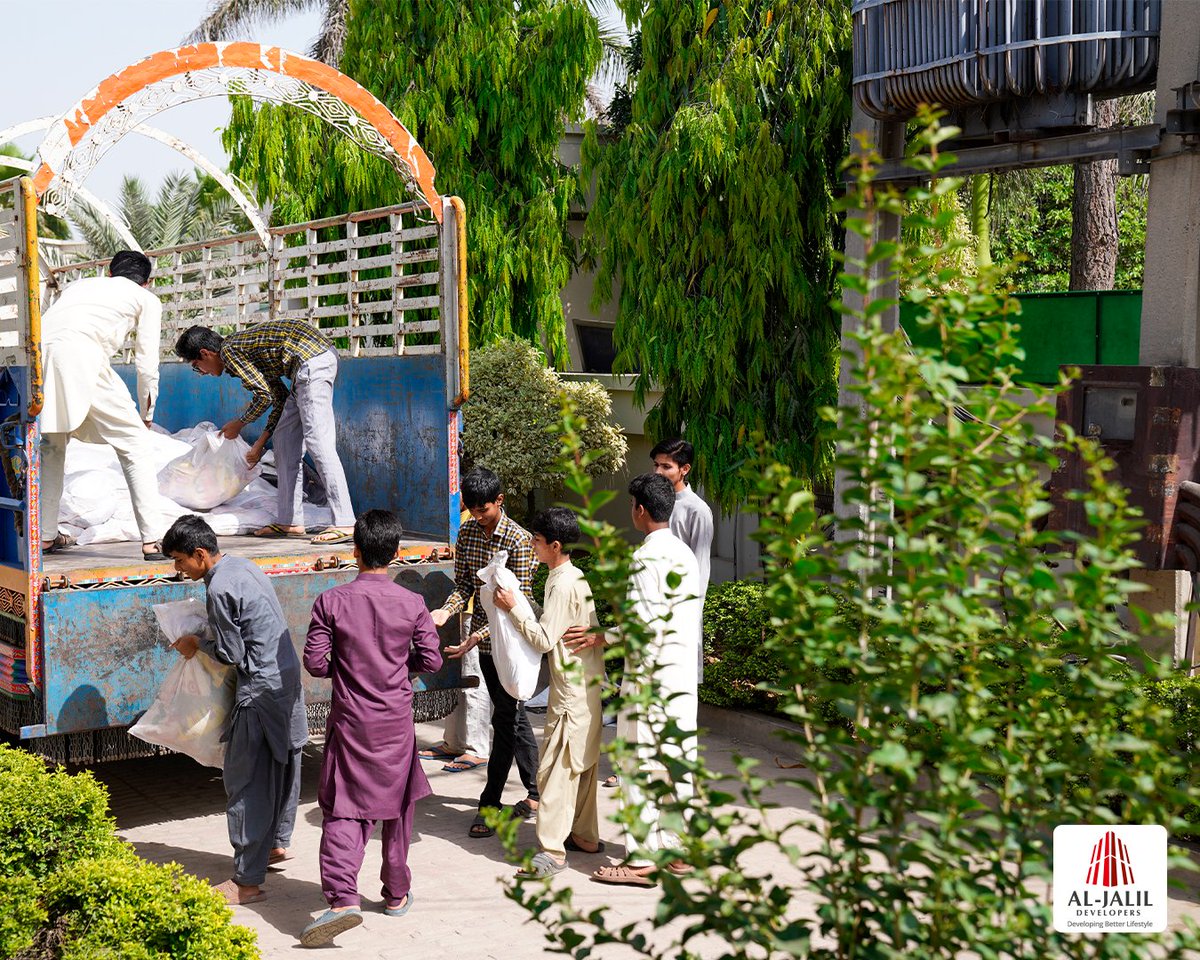 al_developers's tweet photo. The true spirit of Ramadan lies in unity and helping humanity. Keeping this idea in mind, Al Jalil Developers engaged in an initiative to help Roshni Homes with their Ramzan rations
Happy Ramadan!
#AlJalilDevelopers #DevelopingBetterLifestyle #RoshniHomes #OrphanHome #RoshniTrust https://t.co/7qMk6z6A7g