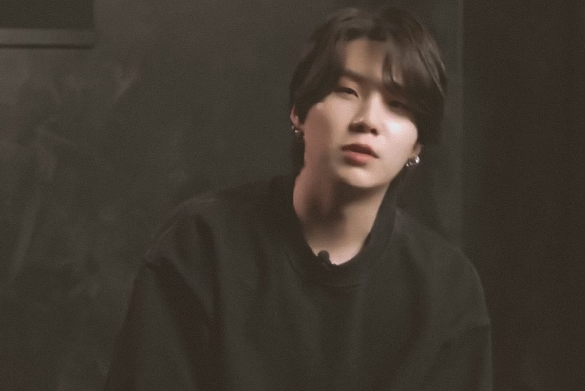 agustdfms's tweet photo. producer #suga ♡ https://t.co/Mt39Xfwcrs