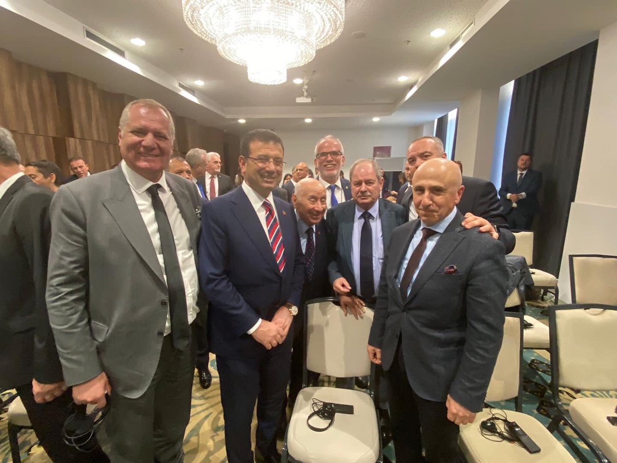isifed_official's tweet photo. İBB Başkanı Sn. @ekrem_imamoglu öncülüğünde kurulmuş olan, “B40 Balkan Şehirleri Ağı”  Balkan Şehirleri arasında ekonomik ve toplumsal işbirliklerini geliştirme Saraybosna zirvesine davet edilen İSİFED Yönetim Kurulu Üyeleri, heyet  olarak katılım sağlamıştır. https://t.co/XXixwQd4E7