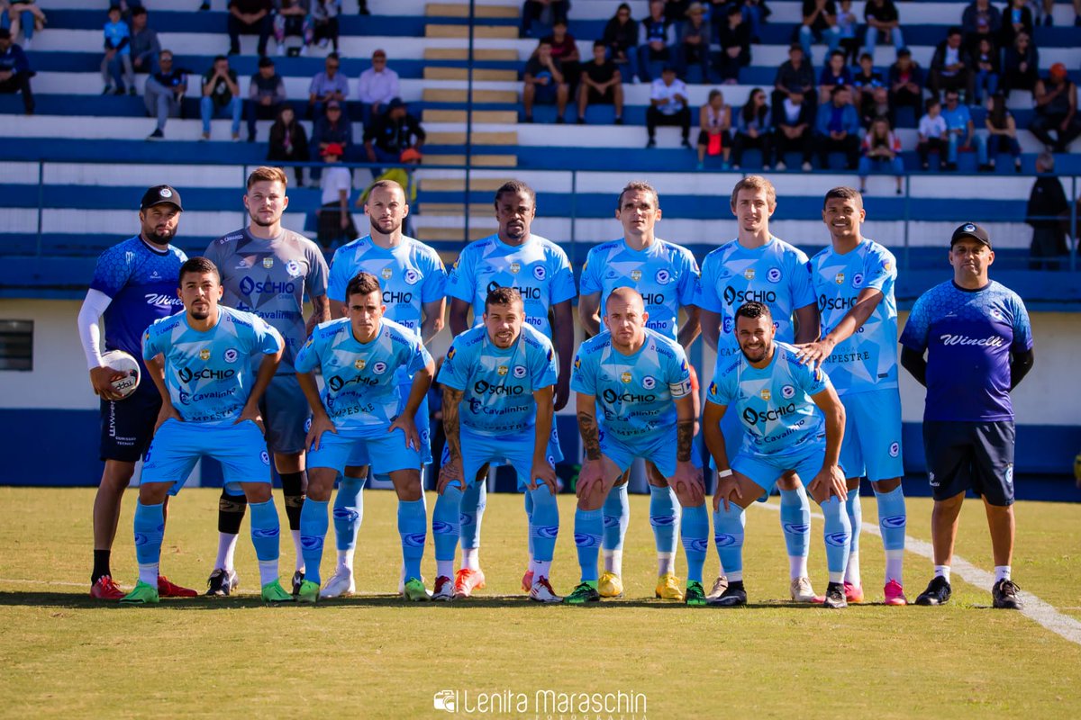 gloriadevacaria's tweet photo. Bom dia torcida do LEÃO DA SERRA! 🦁 ⚪ 🔵
Para quem pediu mais imagens da última peleia, elas estão aí! 😉
🦁🔵⚪️ 👊🏼💙⚽️
📷 @lemaraschin / G.E. Glória
#GLÓRIADEVACARIA
#GauchaoserieA2
#EUACREDITO
#EuVivoEssaPaixão
#QuartaRodada https://t.co/kJ9ncZOkVc