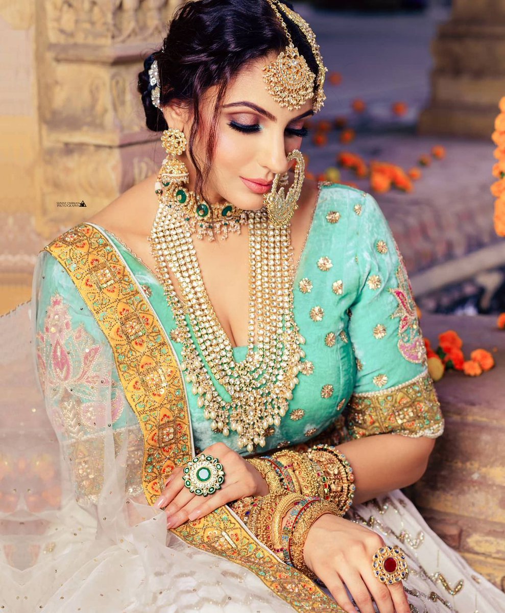 olreadydotin's tweet photo. Traditional Bride Flaunting Her Royal Look
Mua : @artistrybyjyoti
#bride #traditionalwear #bridestyle #bridestyling #bridestylist #bridalfashion #bridalstyle #bridaloutfit #bridaltrends #bridetobe #bridemakeup #bridestory #indianbride #bridetobride #olreadydotin #bridalfashion https://t.co/BugobAo9Lb