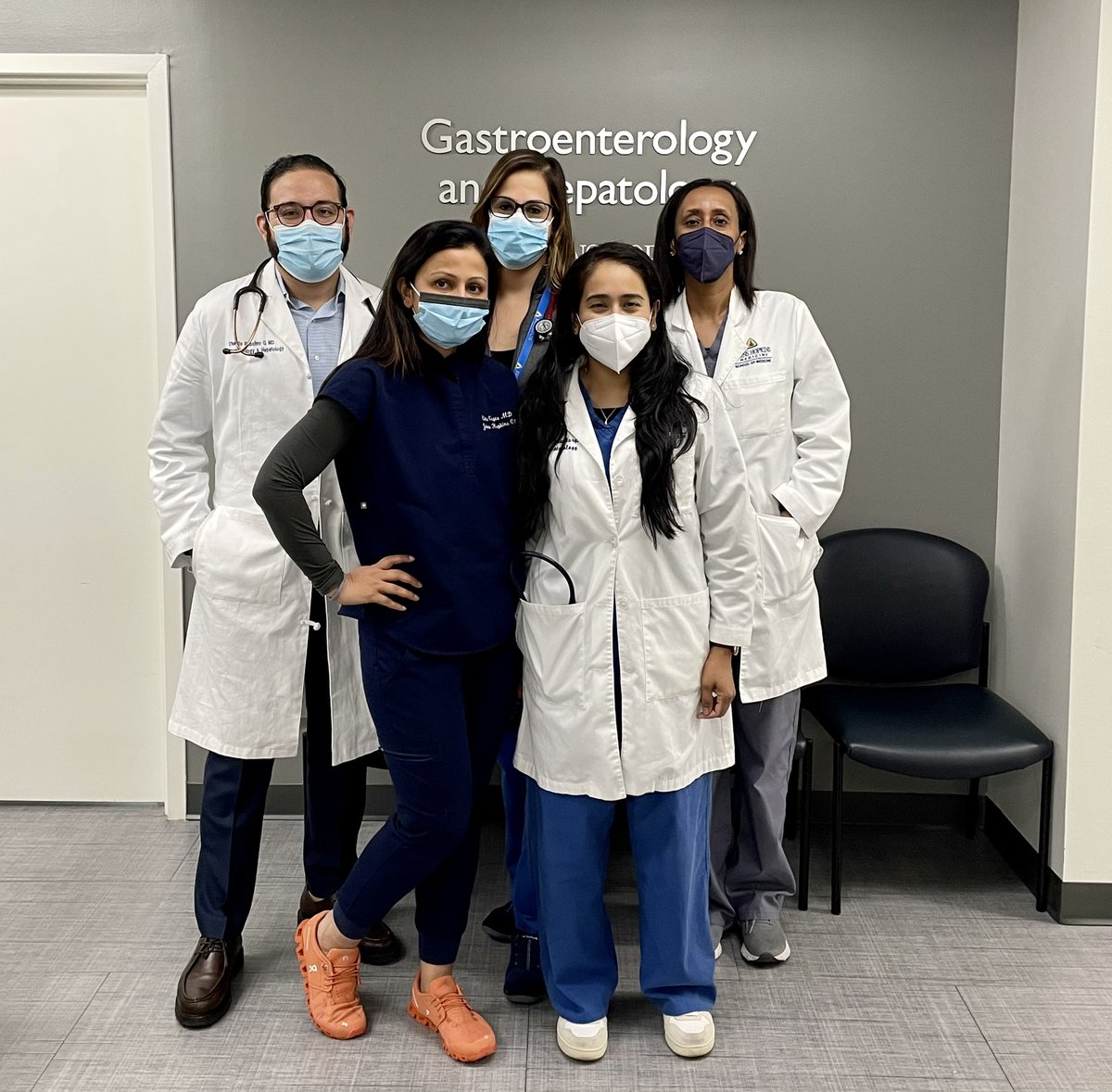 ReezwanaCMD's tweet photo. Fun day @HopkinsGIHep clinic at #KnollNorth with combination of #IBD, #motility and #generalGI providers and fellows! Thanks for the yummy Ecuadorian 🍫and ☕️ @ernrobalino ! It’s been a pleasure working with you and know you will be amazing in your future endeavors! https://t.co/iAzYqcqsww