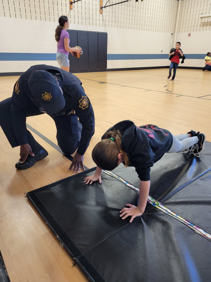 Cynnara Bivin tweet media