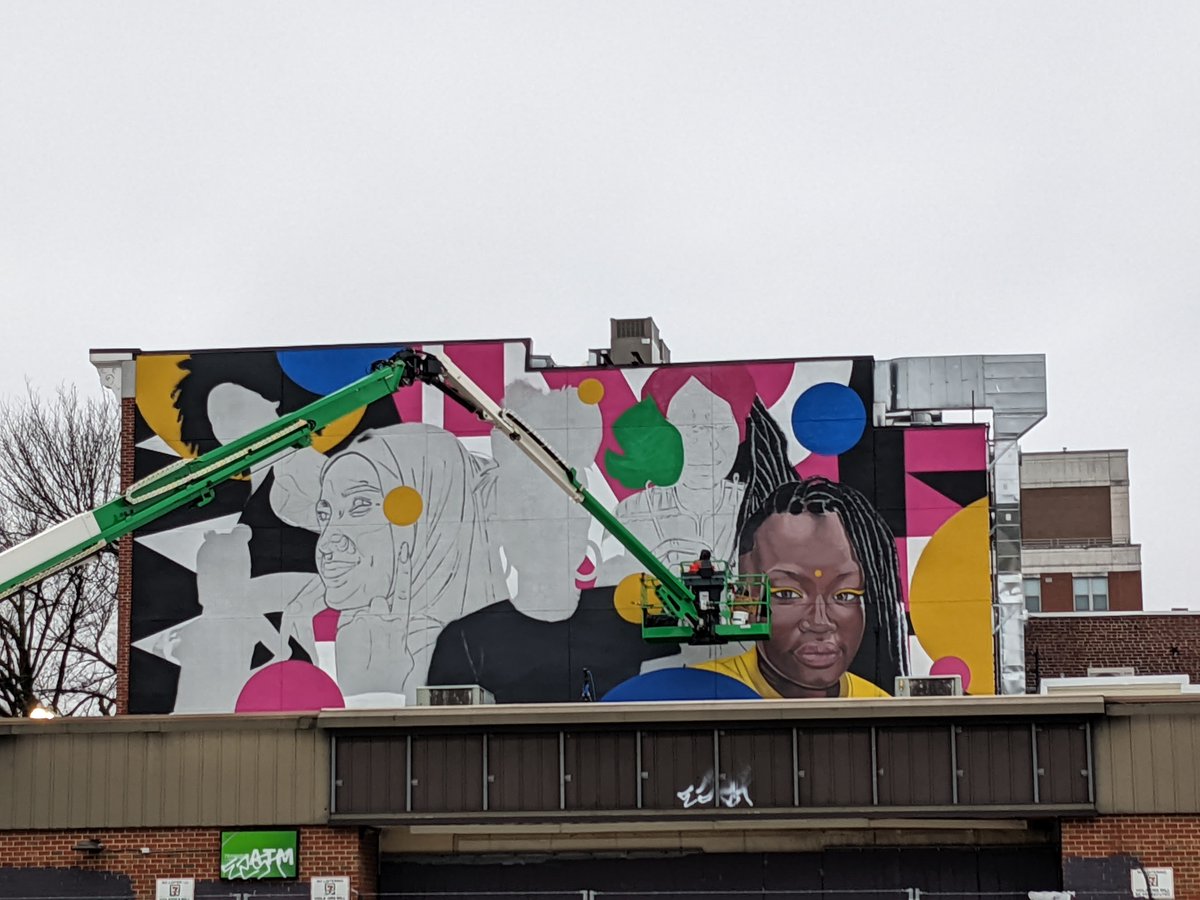 JessLeung10's tweet photo. @PoPville This is probably not helpful..but this is likely the artist I caught in the midst of the creation (April 5 at 6:30 PM) https://t.co/by73wnqjJ3