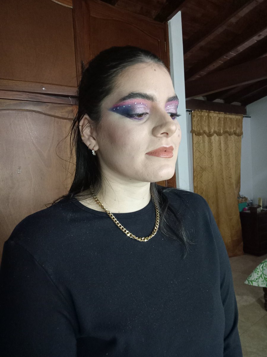 steff_shineb's tweet photo. Otros maquillajes realizados esta semana ✨✨ Euphoria mood 

Vayan a seguirme a ig como @steff_shinebeauty que estaré subiendo mucho contenido ✨💜 https://t.co/5QkzxKm9Hk