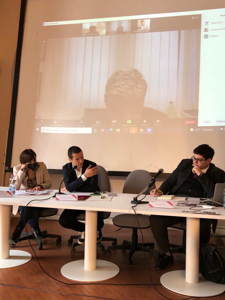 fdicos10's tweet photo. 🏫📱Istituzioni digitali: la trasformazione delle PA. A Terni per l’appuntamento organizzato dal Comune #pasocial #FID #digipass @Fondazione_FID https://t.co/hvyGHWitmj