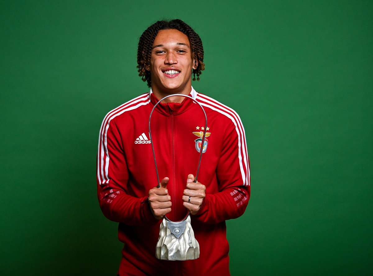 UEFA Youth League (@uefamensyouth) on Twitter photo 🦅 Diego Moreira was directly involved in 9 goals in 10 games for <a href="/SLBenfica/">SL Benfica</a> (4 goals, 5 assists) 🔴
#UYL 🦅 Diego Moreira was directly involved in 9 goals in 10 games for <a href="/SLBenfica/">SL Benfica</a> (4 goals, 5 assists) 🔴
#UYL