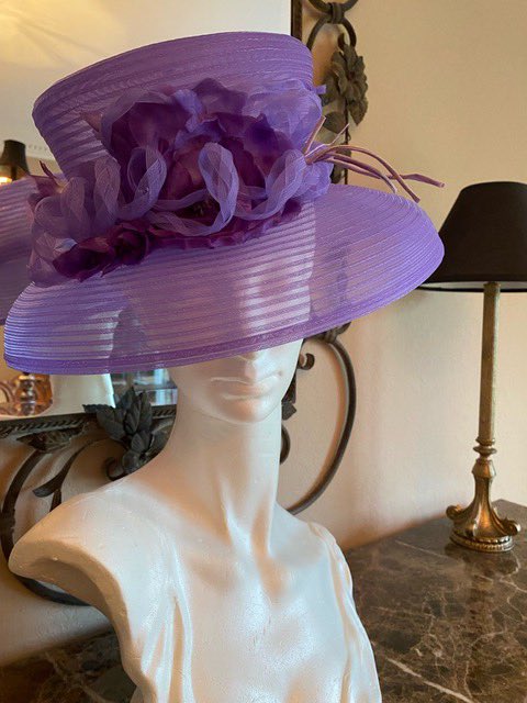 OldhamHumane's tweet image. Just in time for Derby! Make a bid on one of these stunning Frank olive designer hats and help save an animal in the process....proceeds will go to wards the Humane Society of Oldham County's animals. biddingowl.com/Auction/home.c…