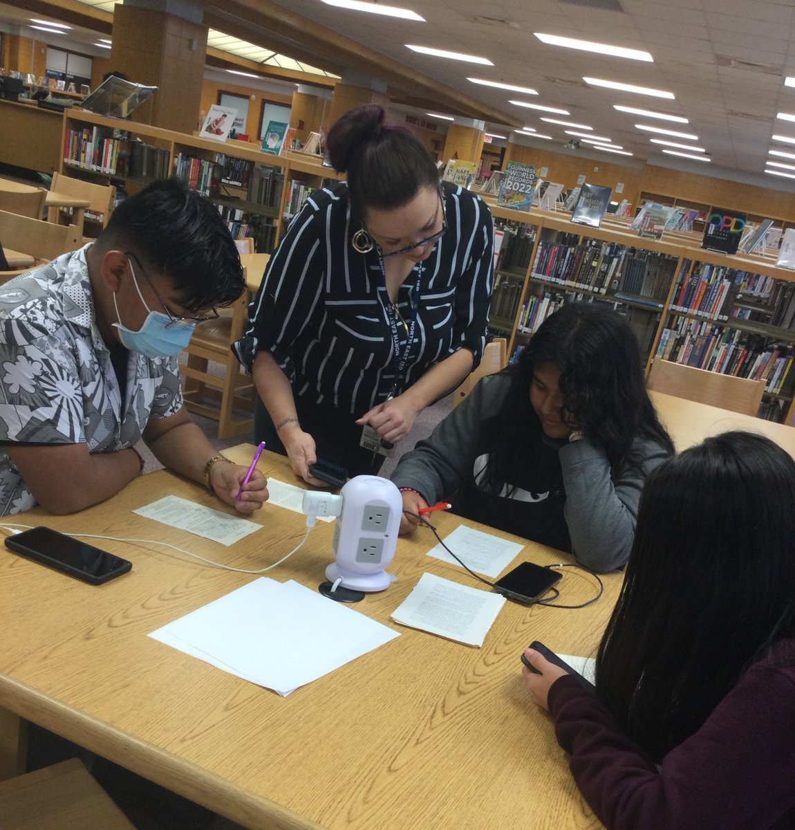 #blackoutpoetry is a great way to support language acquisition!  TY to LEE ESL teacher Ms. Yrle for bringing your ss to the library today to create &amp; explore this form of written expression. #NationalPoetryMonth <a href="/LEEELAR/">LEE ELAR</a> <a href="/leeneisd/">LEE VOLUNTEERS</a> <a href="/NEISDLibrary/">NEISD Library Srvcs.</a>