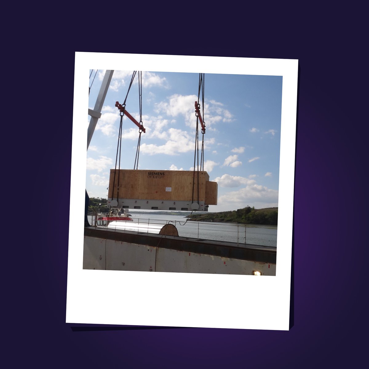 Hello my Irish 🇮🇪 friends! I am delighted to have arrived at the Emerald Isle. My friend Sychronous Condenser and I jumped on another boat that will bring us en route to our final destination. 🧵13/x