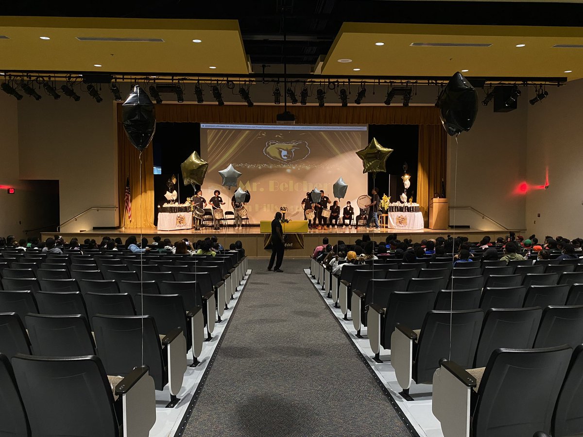 APSSylvanHills's tweet photo. Today we welcome all future Golden Bears to the den! @APSWildPerk @APSFinchEagles @GideonsAPS @PrincipalBGame @TommyUsherAPS @apsupdate #APS5inAction #APS5Week #APS5 https://t.co/pUJT2mbnrX