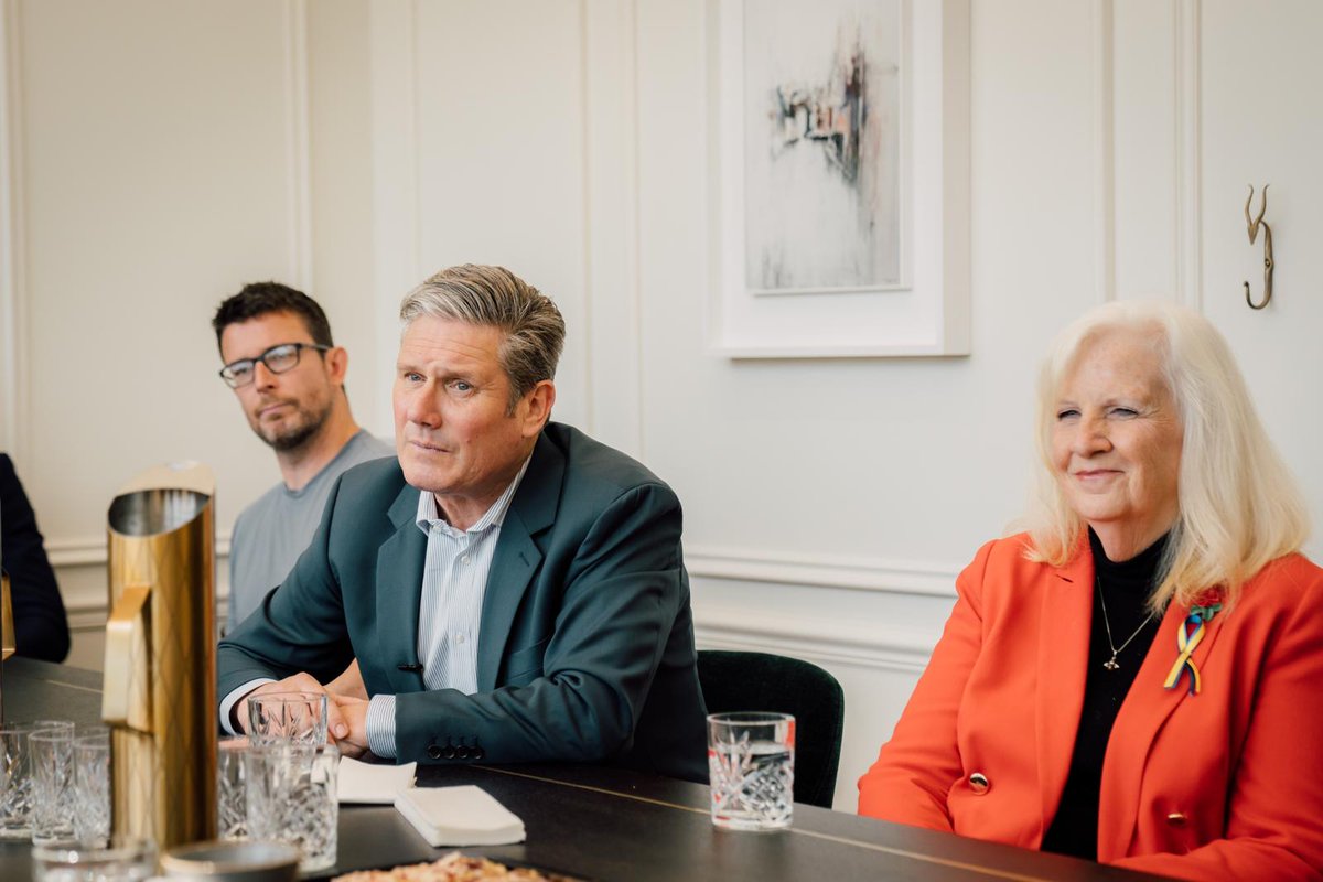 Keir_Starmer's tweet photo. Business people in Stevenage are worried about petrol prices increasing, energy bills sky-rocketing and the impact of the Tories' National Insurance hike.

Labour is calling for an emergency budget to fix the cost of living crisis with a fully costed plan to provide support. https://t.co/fFEnJAZ7MX