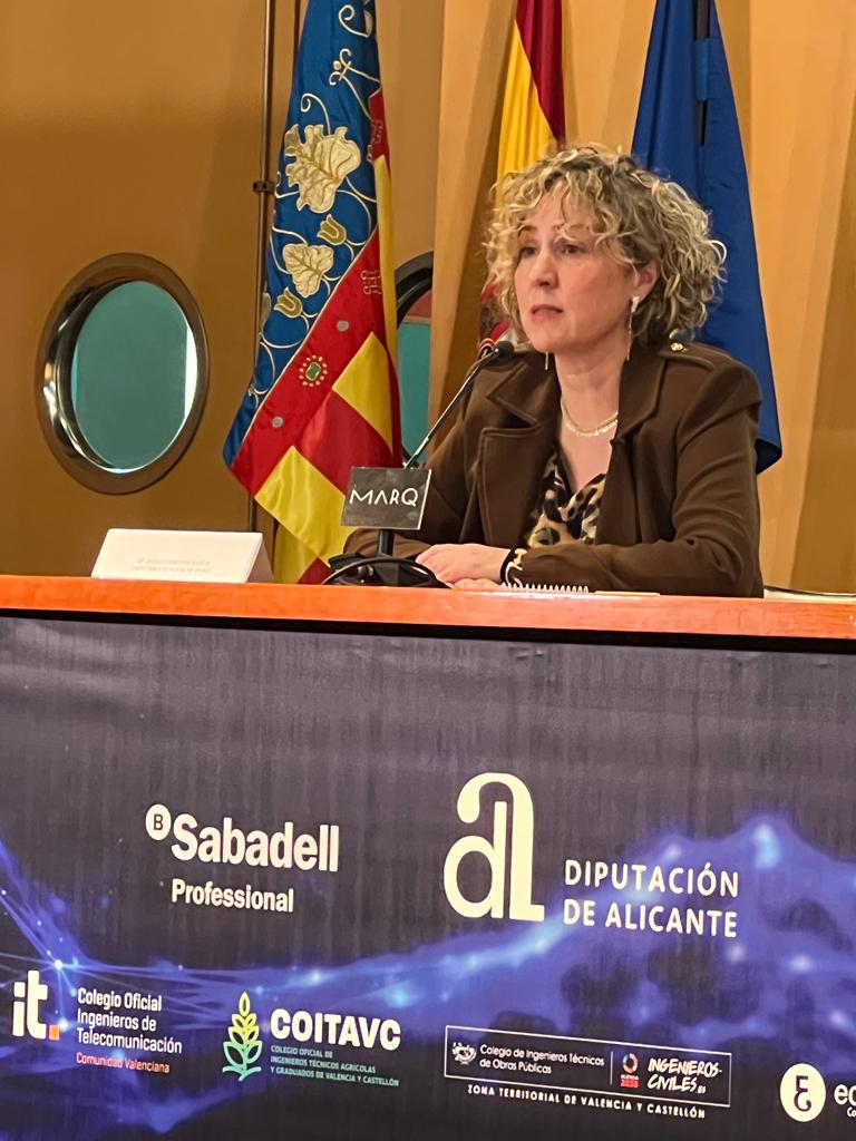 "Las ayudas del IVACE de digitalización están enfocadas a la innovación al sector industrial y pueden optar a ellas las empresas de sector de la logística". Julia Companys directora general del IVACE.
#SP22 #alicanteinnovación #tecnología #digitalizacion #sectorprimario