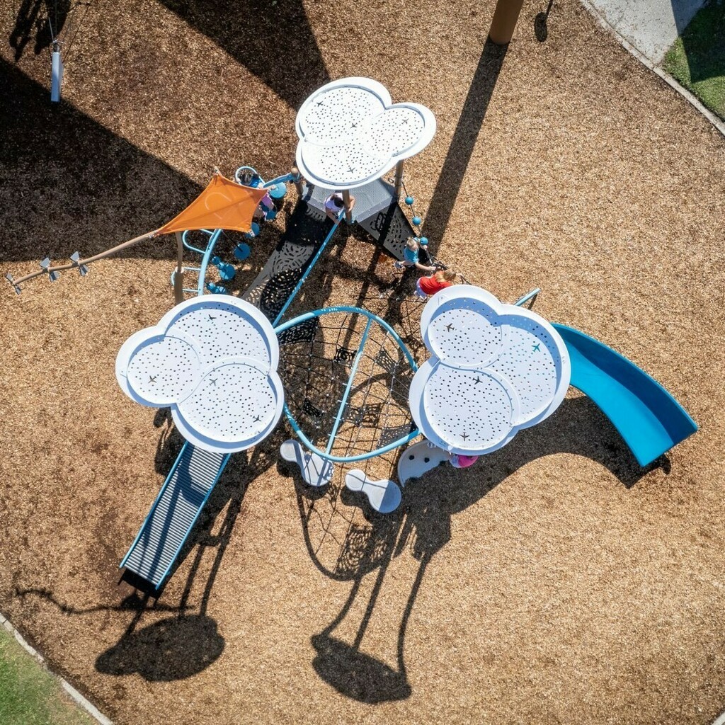 PlayLSI's tweet photo. Soar to new heights. ☁️
.
.
.
#shapedbyplay #playlsi #smartplay #billows #playgrounddesign https://t.co/1HcwQrGkJh https://t.co/nG9KM8Ah3U
