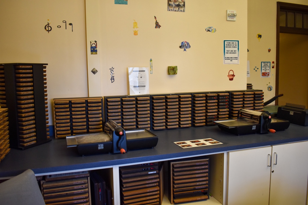 VandyLibraries's tweet photo. Get crafty! The Peabody Library has all sorts of crafting supplies including a die cutting machine. Check out the Curriculum Design Studio for all your crafting needs! Library hours: https://t.co/m85NAKHFOv

#VandyLibraries #VandyGram https://t.co/x1bOAuiVu6