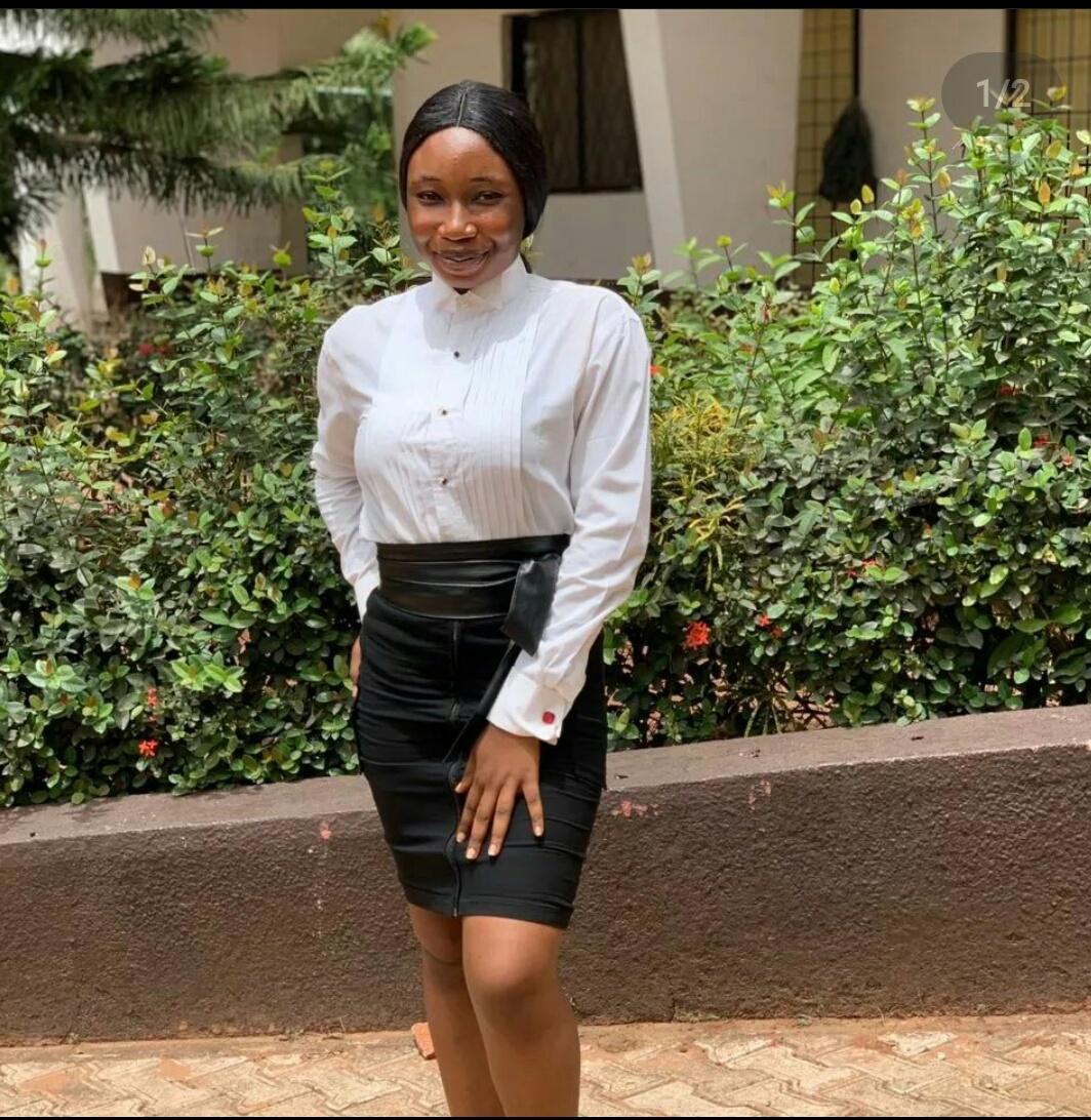 Sarah__Obasi's tweet photo. Corporate dressing looks good on me☺, what do you think? https://t.co/0BEh5Pj8FU