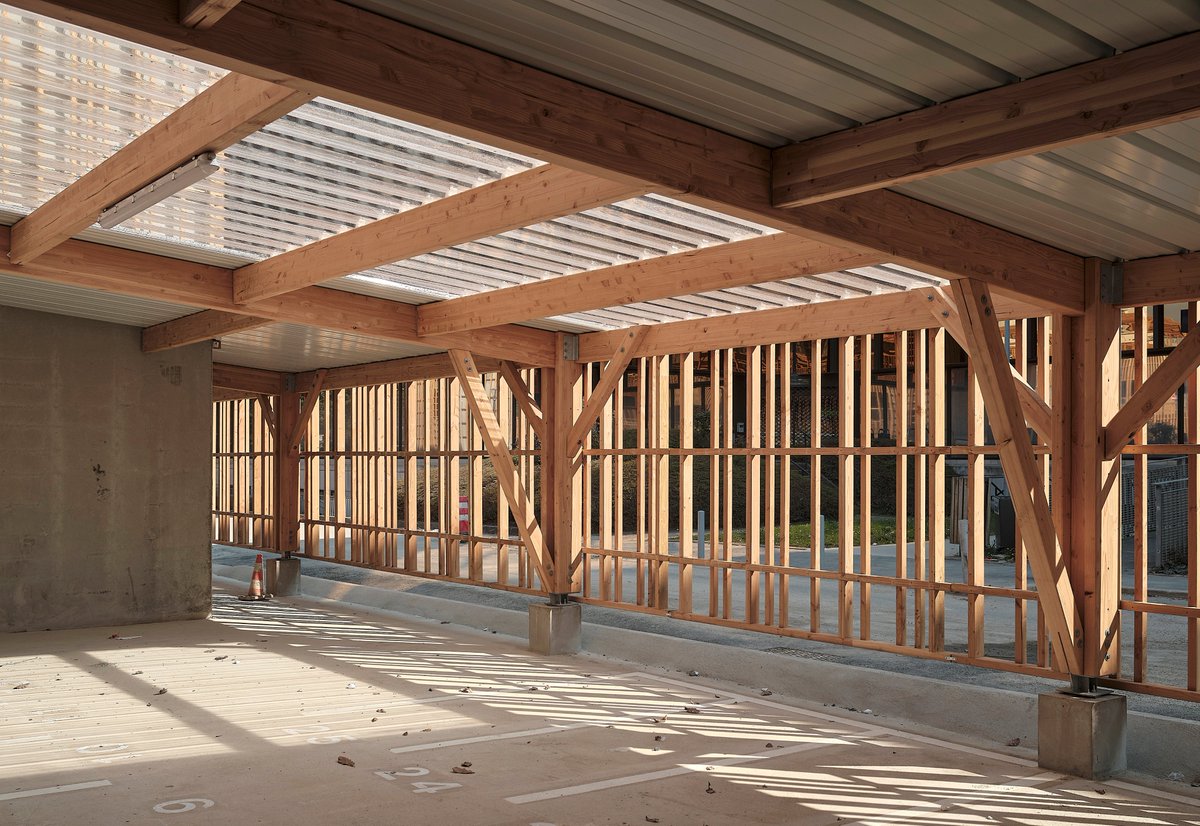 Parking silo « Equinoxe » – Cergy-Pontoise (95)
Poteaux de façades en #Douglas lamellé-collé &amp; façade parée d’un bardage #Douglas ajouré. Pergolas en #Douglas sur le dernier niveau.🌲🇫🇷✨
▫️MOA : Sogeprom
▫️MOE : DGM &amp; Associés Architectes
▫️Photos : <a href="/guillaumemussau/">Guillaume Mussau</a>