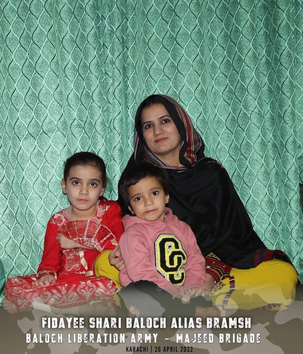 chandio_dodo's tweet photo. ایم ایس سی زوالوجی،ایم فل ایجوکیشن کرنے والی شادی شدہ خاتون جو خوبصورت بچوں کی ماں ہے،خودکش حملہ آور بننے پر کیوں مجبور ہوئی؟ https://t.co/ZXf304Vc2N