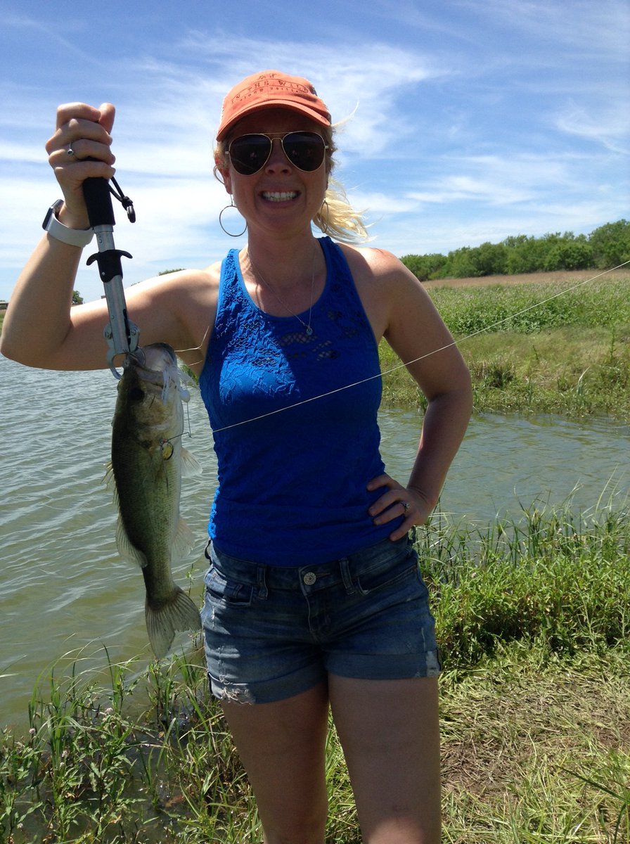 ''Our greatness lies not so much in being able to remake the world as being able to remake ourselves.'' ~ Mahatma Gandhi

#goodmorning #tuesdaythoughts #wegofishing #bassfishing