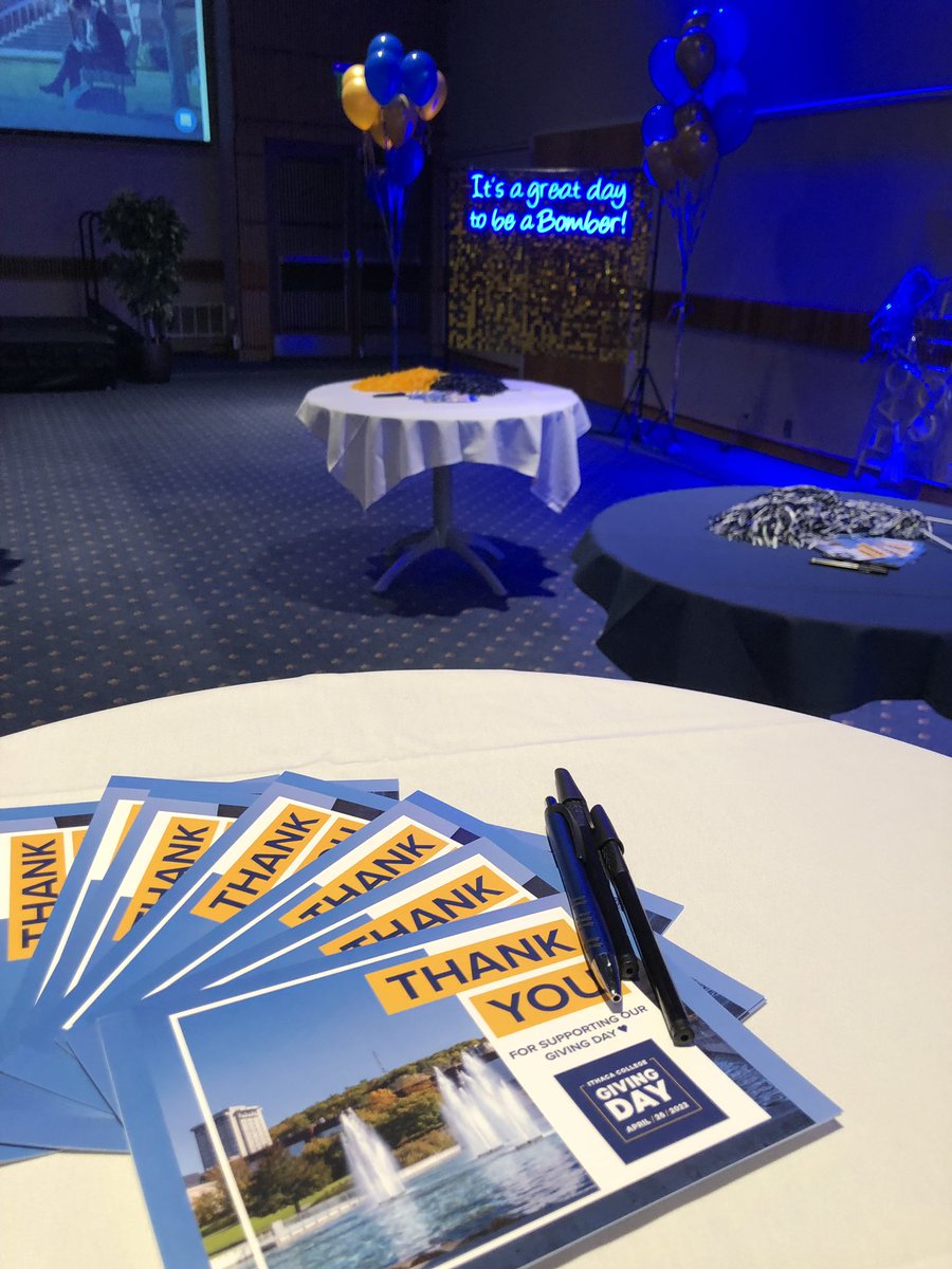 The IC Student Giving Day Experience is beginning in Emerson Suites! Come join us now until 4 for yard games, video games, snacks, photo ops, and raffles! Write a thank you card to an IC donor to enter! #ICGivesBack