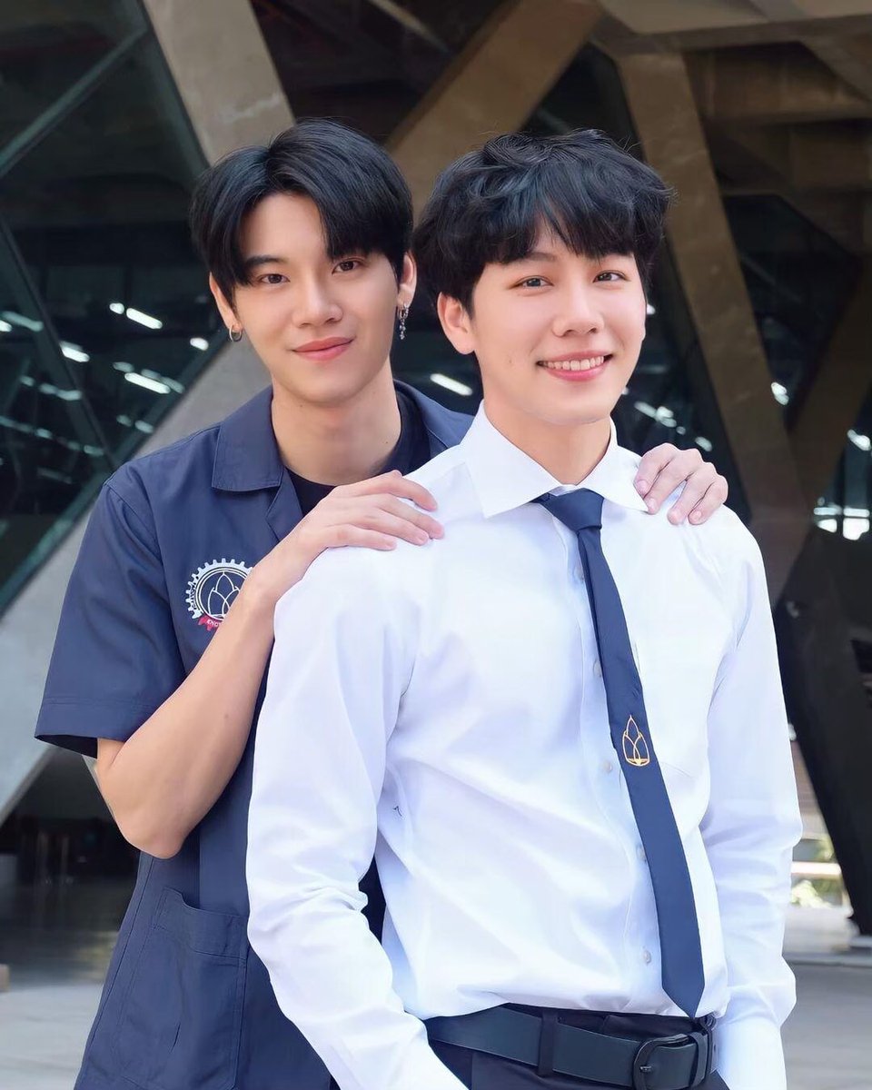 theoneyin's tweet image. สำหรับผู้ที่ผ่านเข้ามาในแท็ก #กลรักรุ่นพี่ 

ขออนุญาตนำเสนอค่ะ “กลรักรุ่นพี่” เป็นซีรีส์วายที่

นำแสดงโดย “หยิ่นอานันท์ - วอร์ วนรัตน์” 

ออนแอร์ที่ WeTV เร็วๆ นี้

Yin Anan #yinyin_anw @yinyin_anw 
W.Wanarat #warwanarat @warwanarat #หยิ่นวอร์