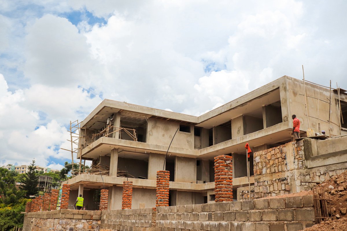 fdg_africa's tweet photo. #tuesdayreality #progress
A storied modern home arleady in shape!
What are your thought on this beauty?
#FDGAfrica #architecture #construction #render #design #designthinking #home #RwOT #Kigali #Rwanda https://t.co/4T9p5wbSTn