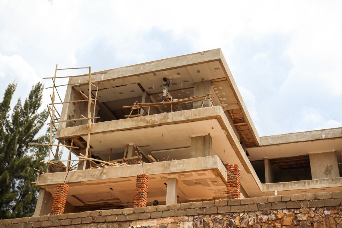 fdg_africa's tweet photo. #tuesdayreality #progress
A storied modern home arleady in shape!
What are your thought on this beauty?
#FDGAfrica #architecture #construction #render #design #designthinking #home #RwOT #Kigali #Rwanda https://t.co/4T9p5wbSTn